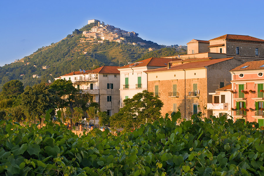 Castellabate, il borgo di Benvenuti al Sud